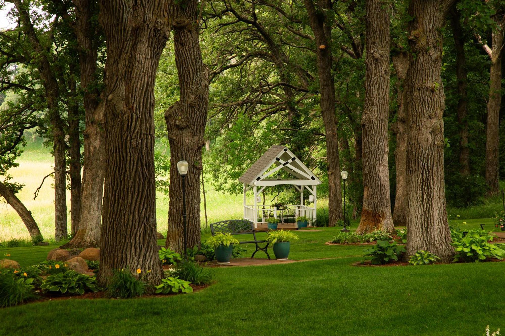 The Oakwood Inn Okoboji Eksteriør bilde